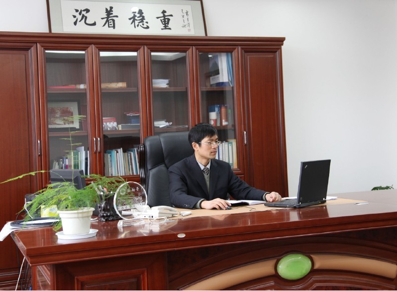 【人物志】博學、穩(wěn)重、精益求精──張亞峰副總剪影