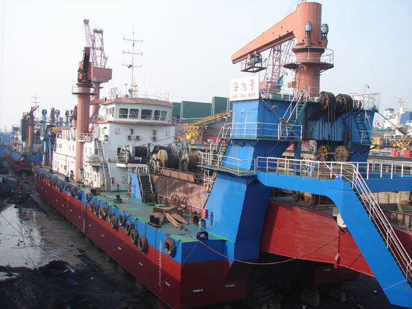 絞吸船順利完成進塢修理，會戰新村沙